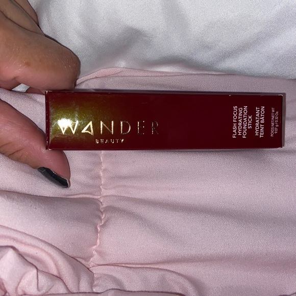 Wander Beauty tan shade Flash Focus Foundation - Picture 3 of 9